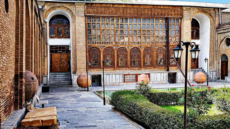 متحف سنندج، معرض لآثار تمتد من عصور ما قبل التاريخ حتى يومنا هذا